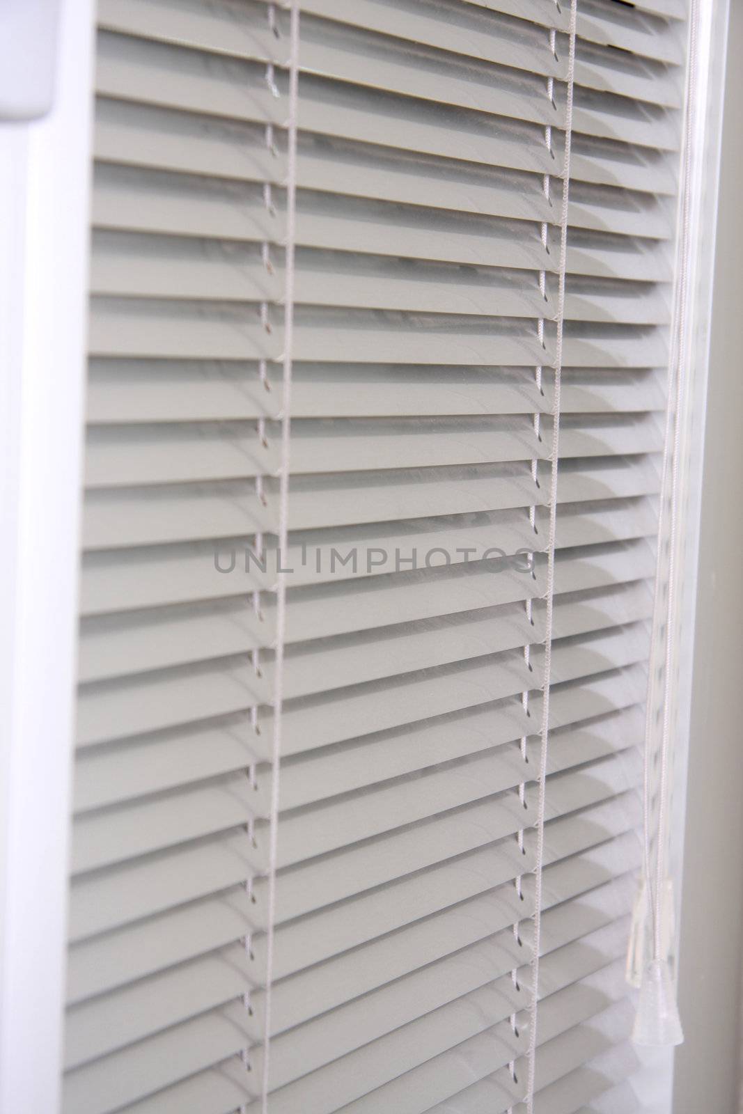 horizontal blinds by Lupen