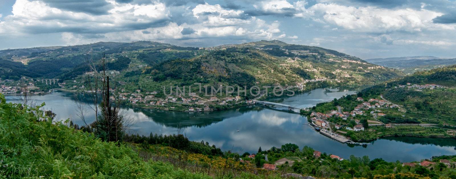 Douro Valley - Town Oliveira do Douro by homydesign