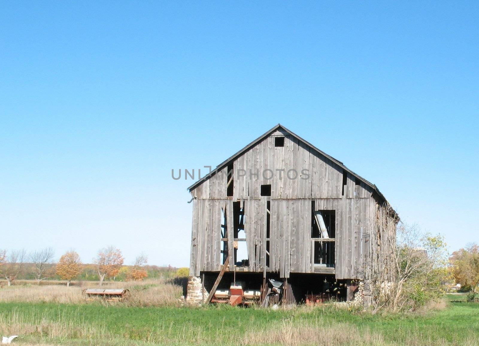 Old Barn by namdlo