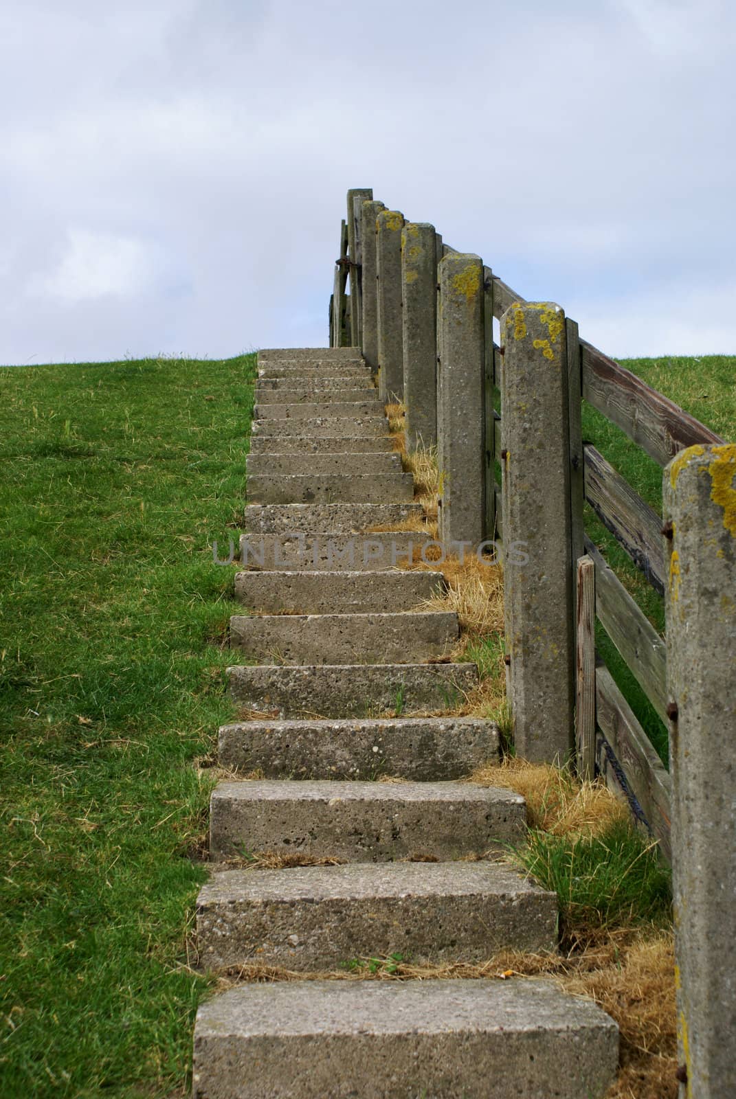 Stairway to get on top of a dike.