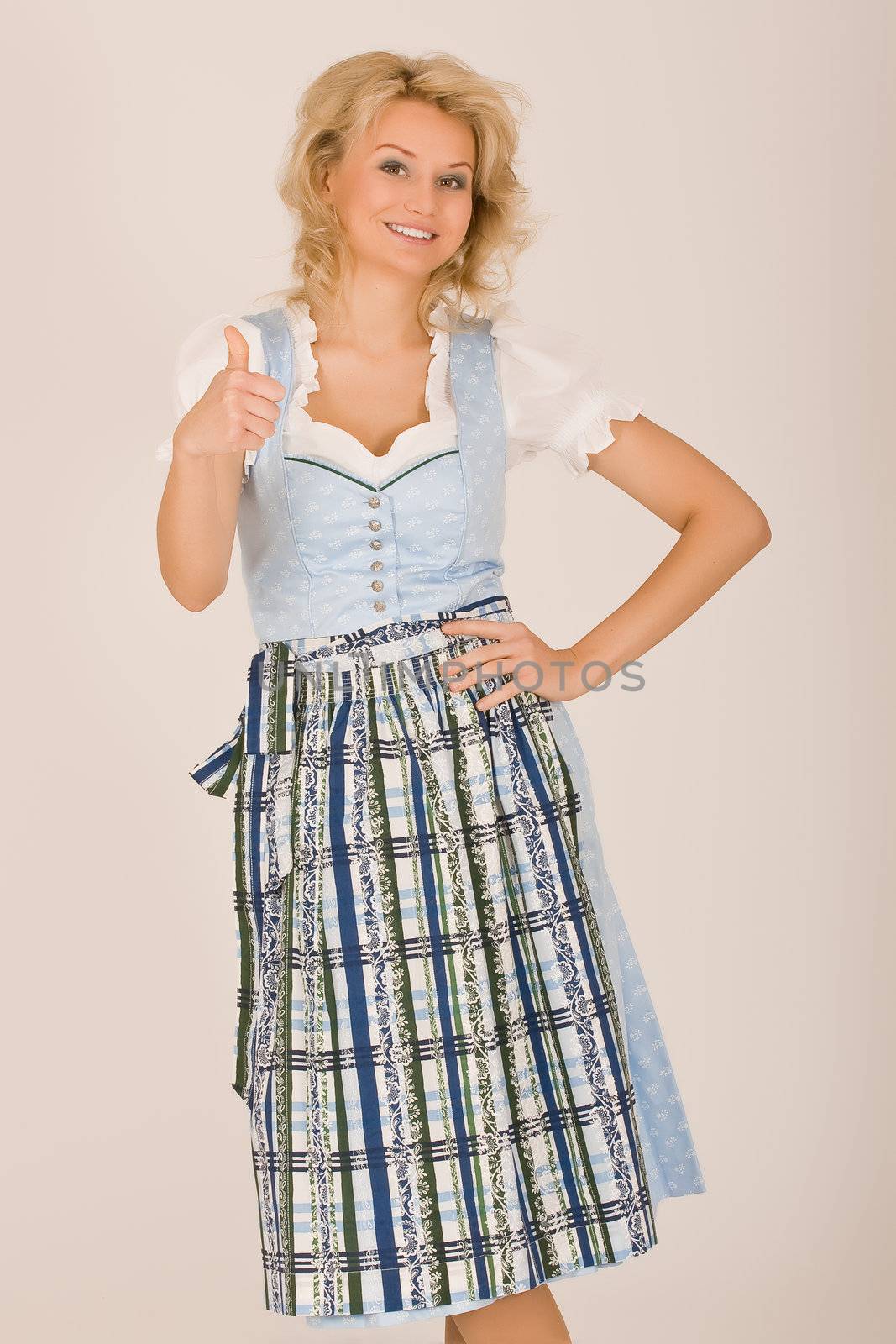 Bavarian beauty in costume by STphotography
