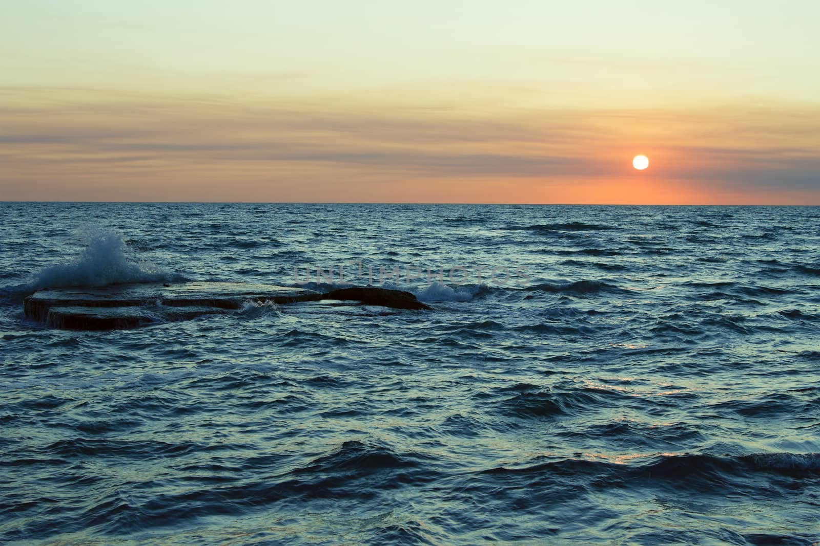 Sunset at Sea. by ekipaj