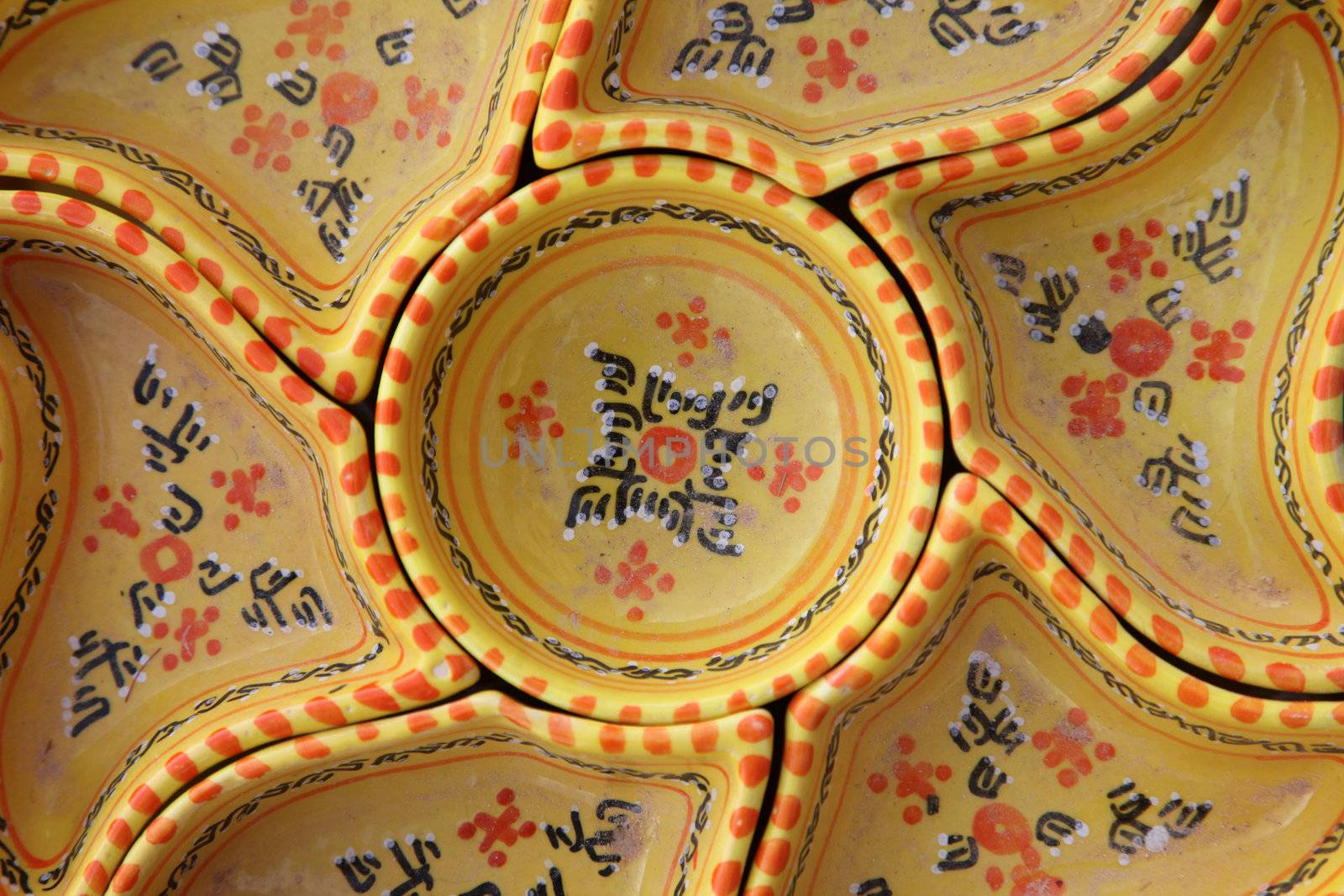 Tunisian colorful oriental pottery by atlas