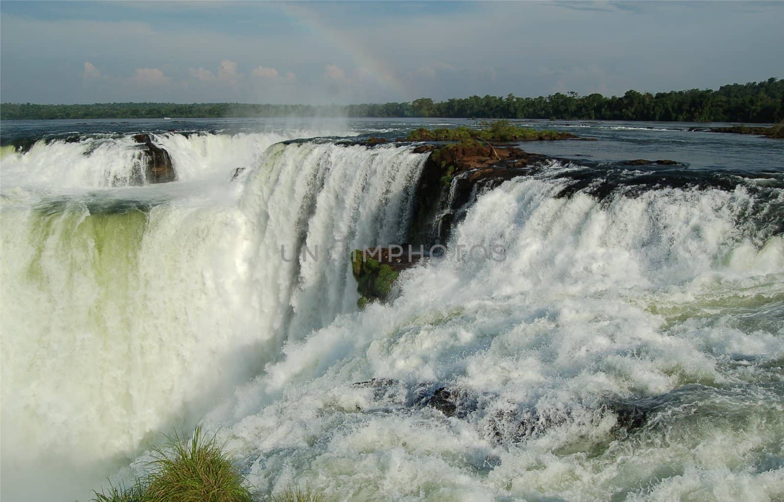 Devil´s throat at massive Iguazu Waterfalls
