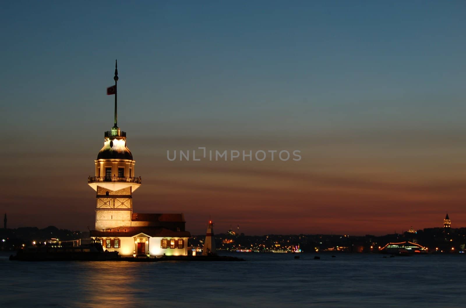 Leandros Tower, Istanbul by cosmopol