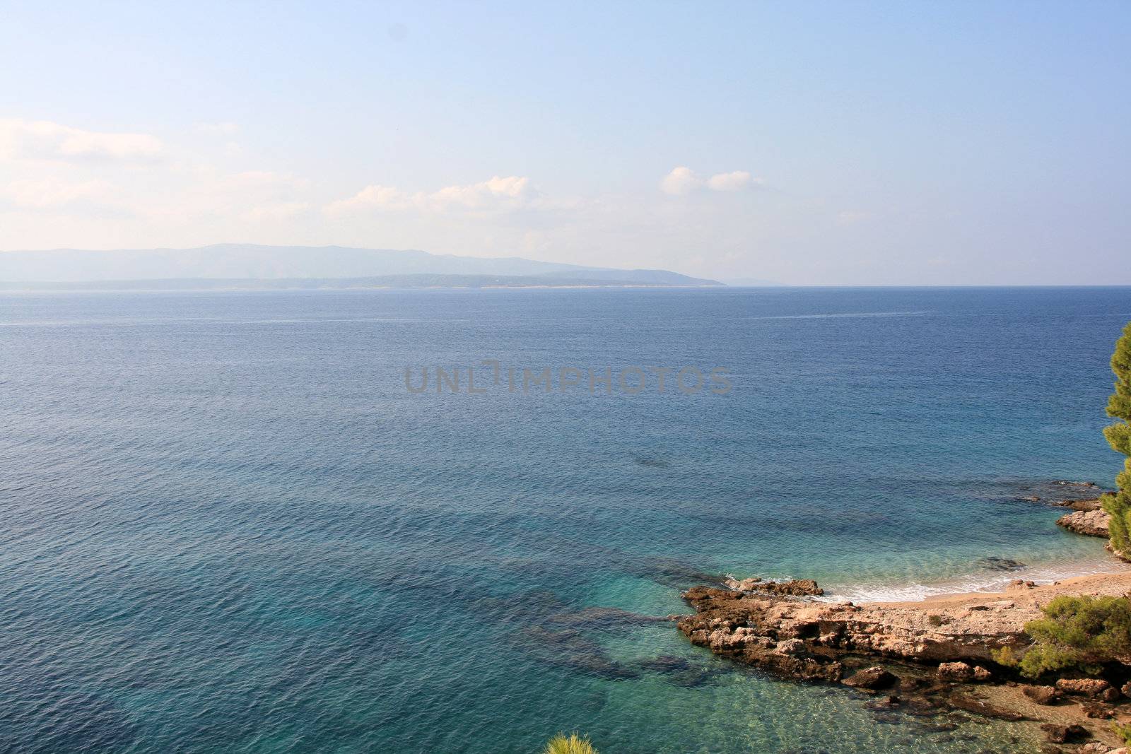 Beach on the island, overlooking the island of Brac Havar