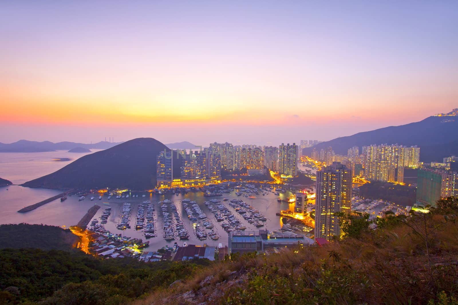 Hong Kong sunset by kawing921