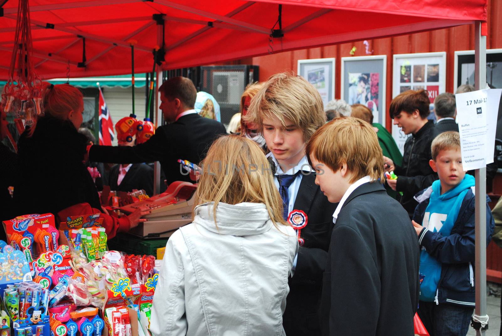 Kids at a sweets sales stand during norwegian national day in Tromsø (2011).