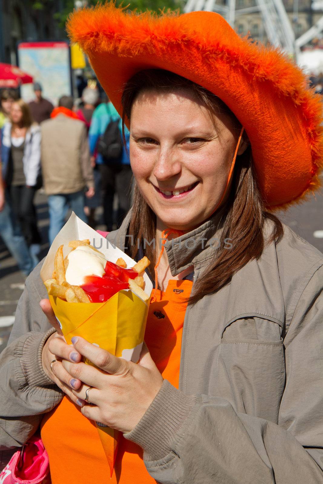 turist in Amsterdam celebrate Queen's Day