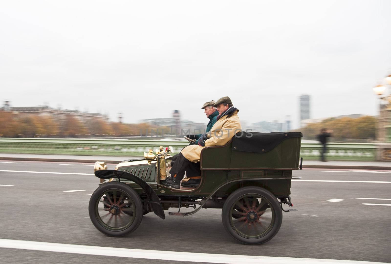 London to Brighton Veteran Car Run 2011, Westminster Bridge