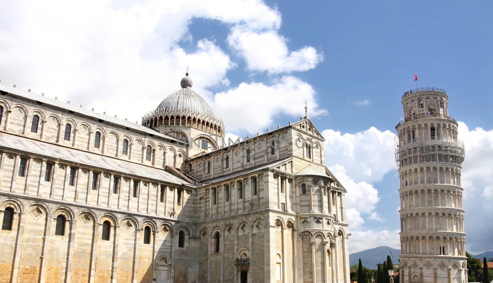 Duomo Cathedral and Leaning tower in Pisa, Tuscany, Italy 