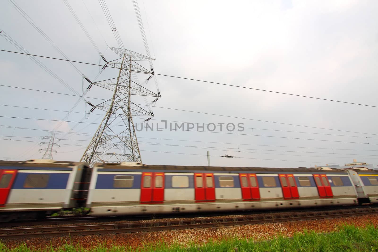 Fast moving train with many passangers