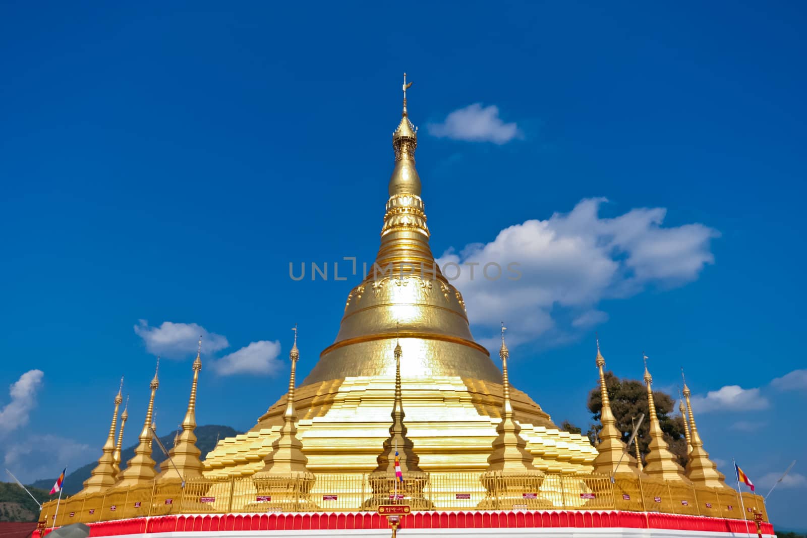 The Shwedagon Pagoda by Suriyaphoto