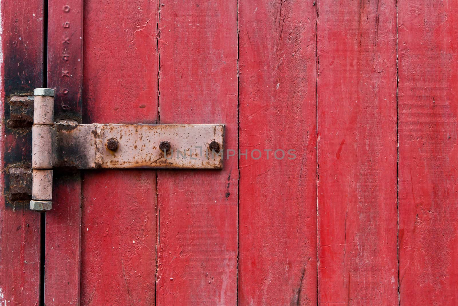 Vintage red wood by Suriyaphoto