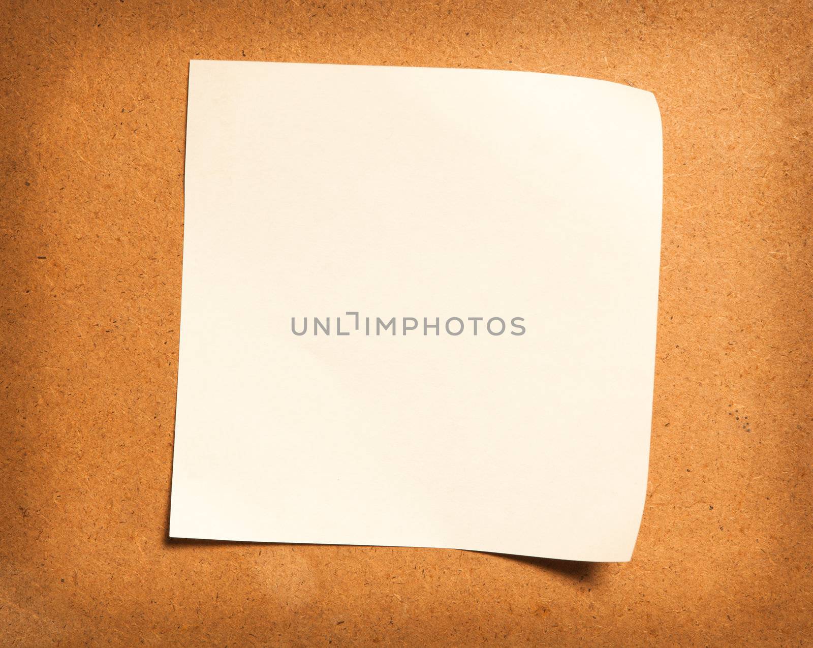 paper note on wood background