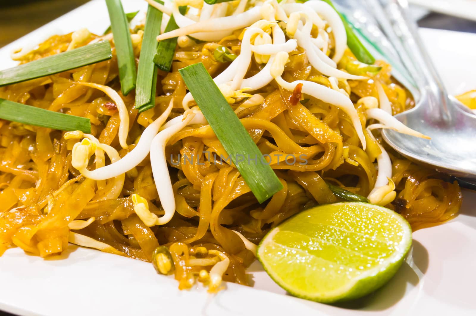 Pad Thai by stoonn