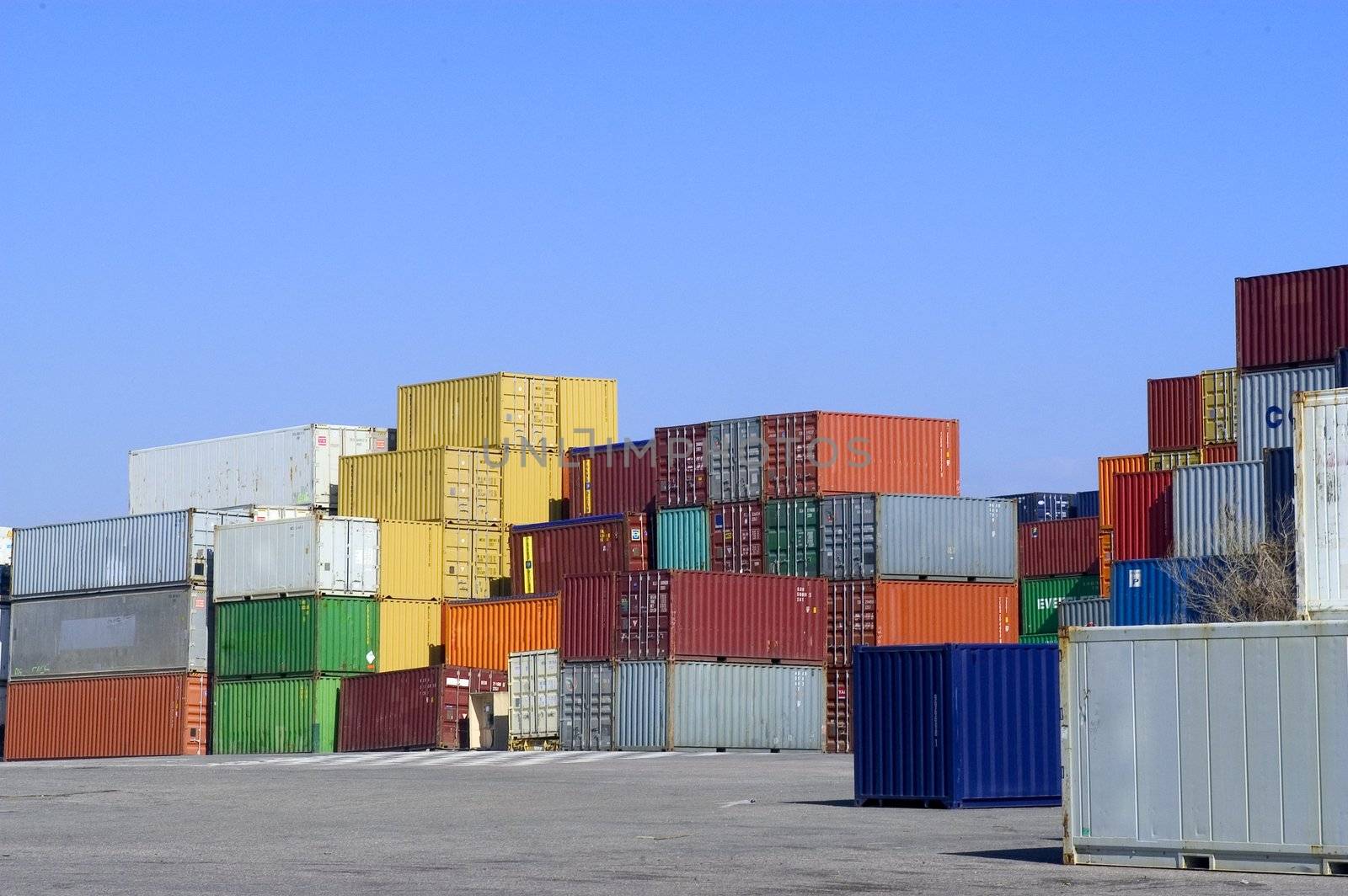 containers at the port for shipment by gillespaire