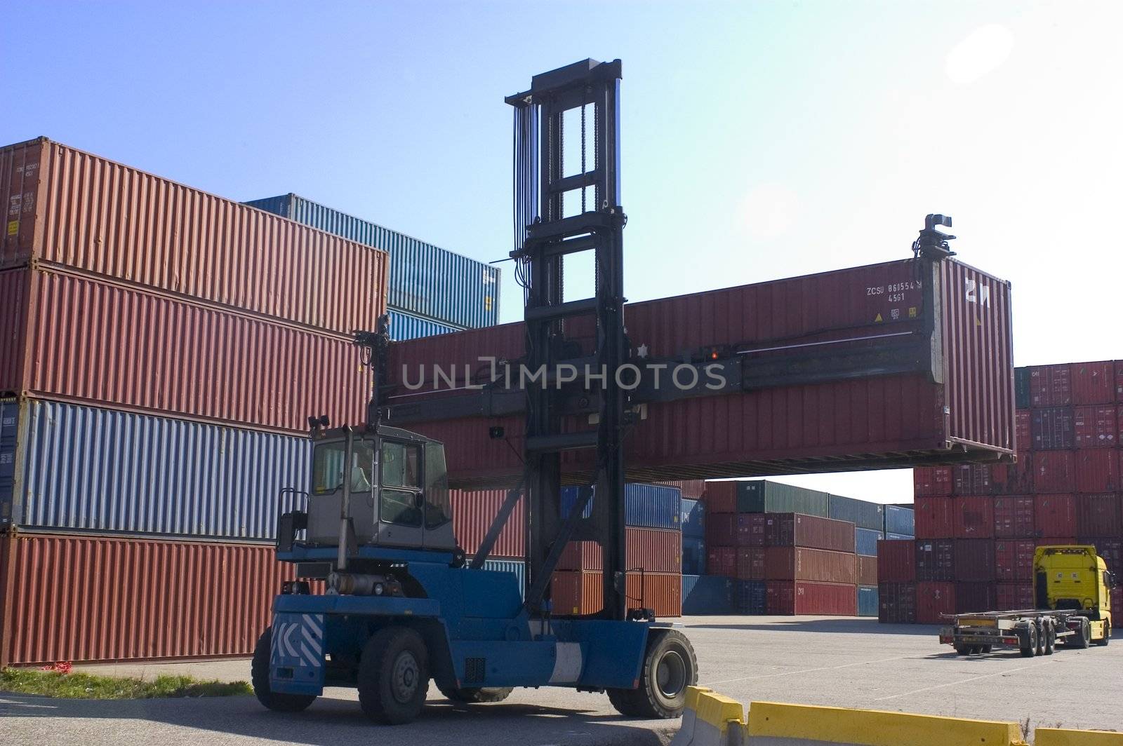 containers at the port for shipment by gillespaire