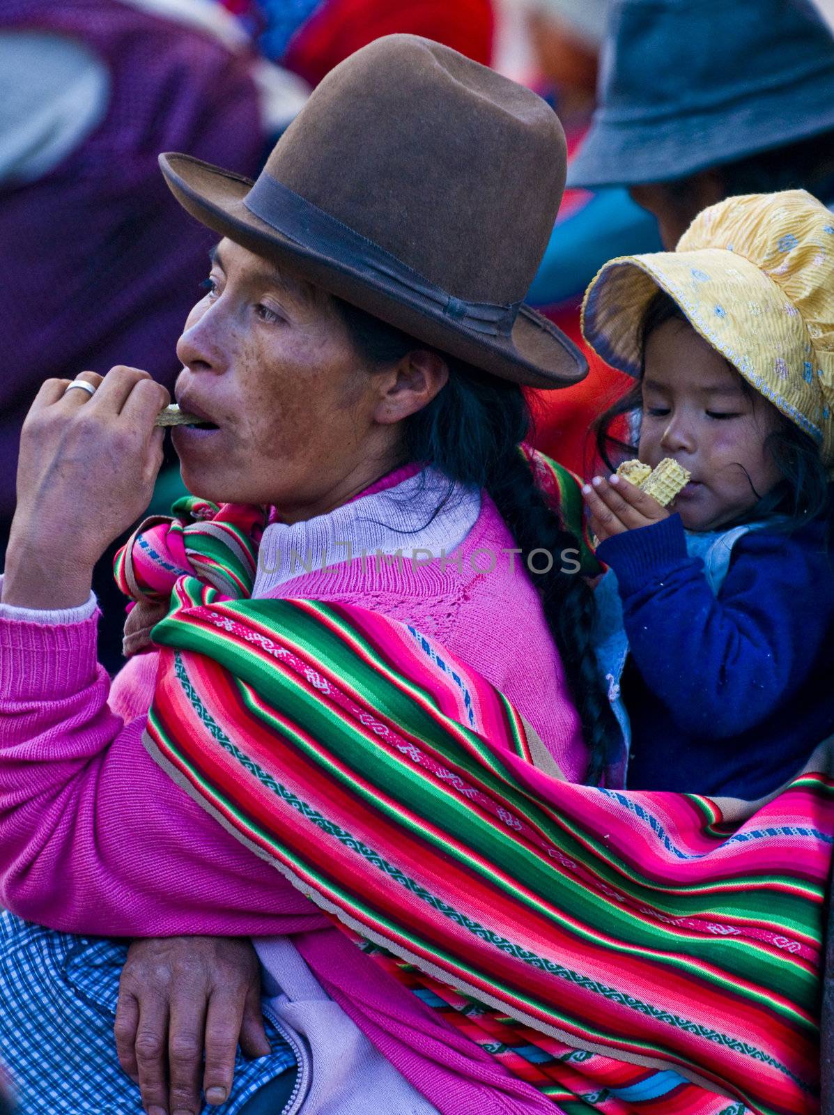 Peruvian mother by kobby_dagan