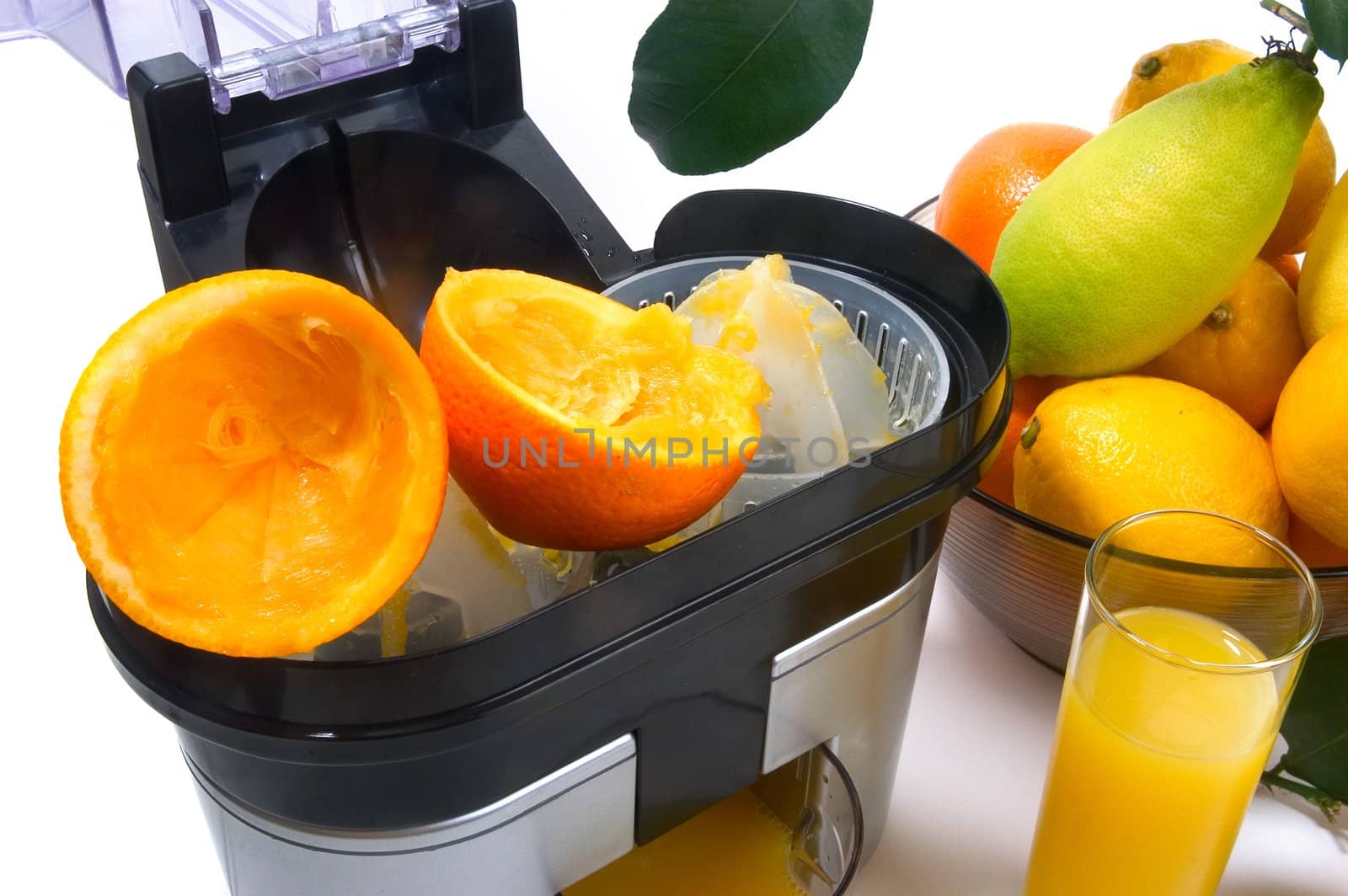 machine for pressing citrus by gillespaire