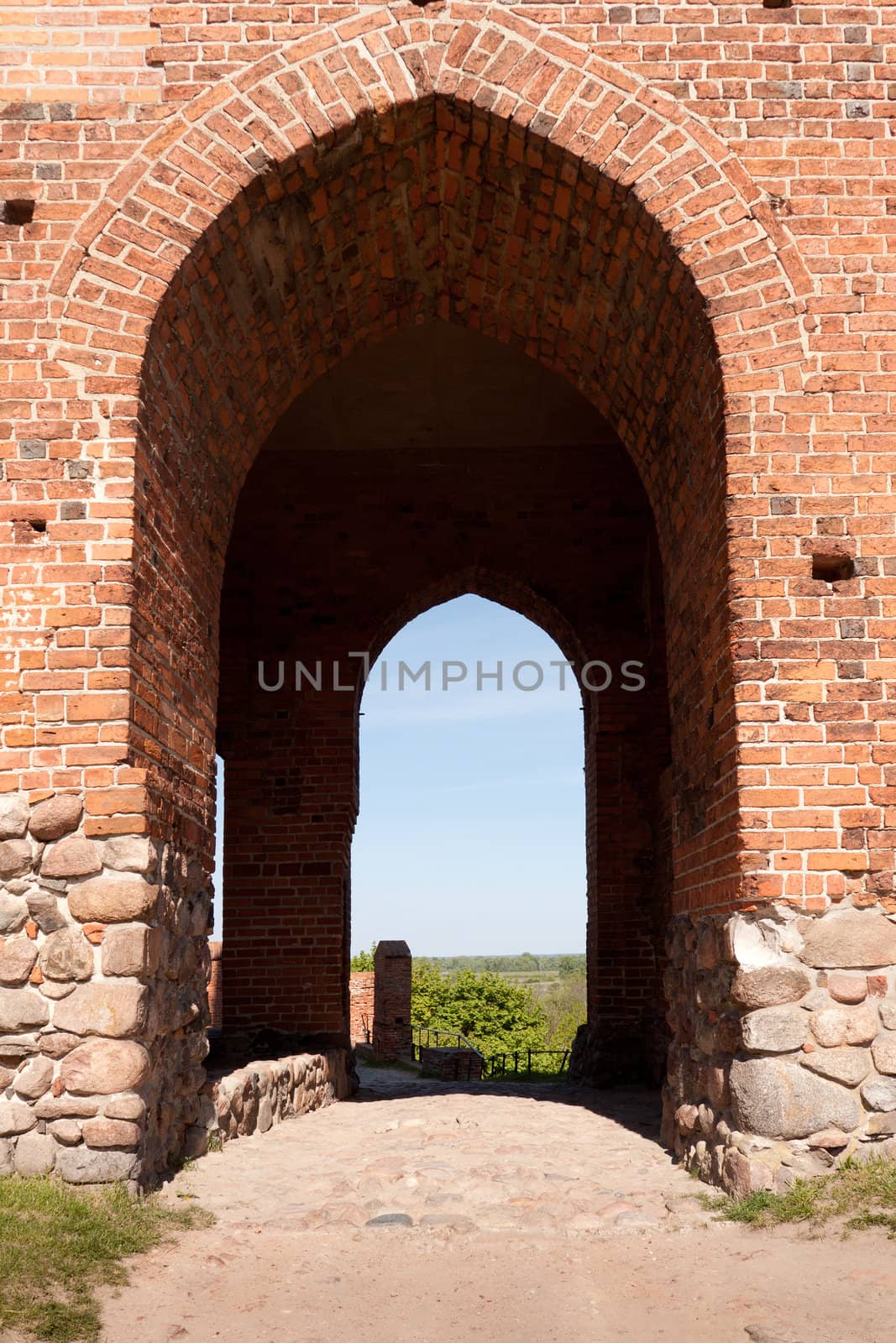 entrance gate to the medieval castle by aguirre_mar