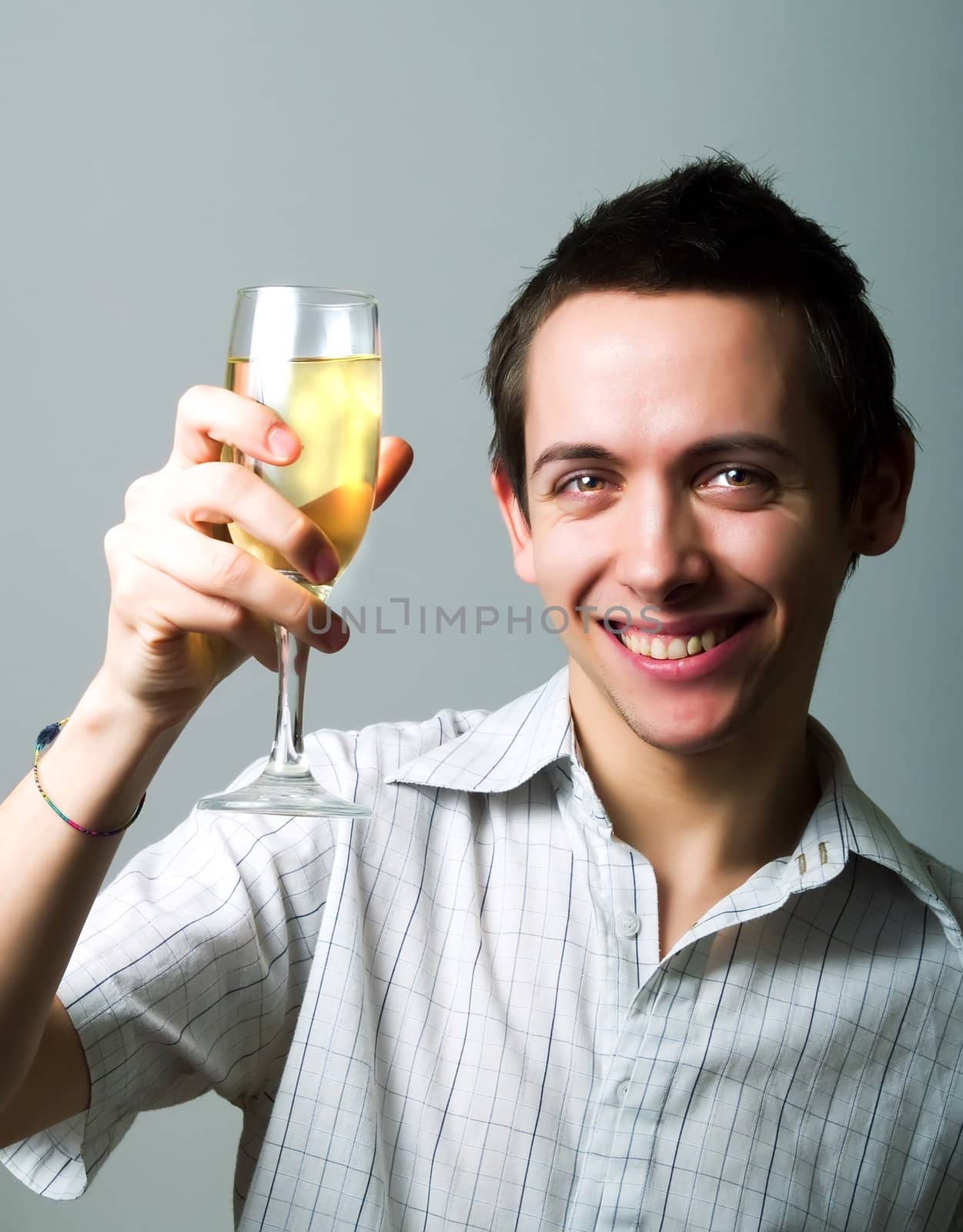 Drinking champaign by henrischmit