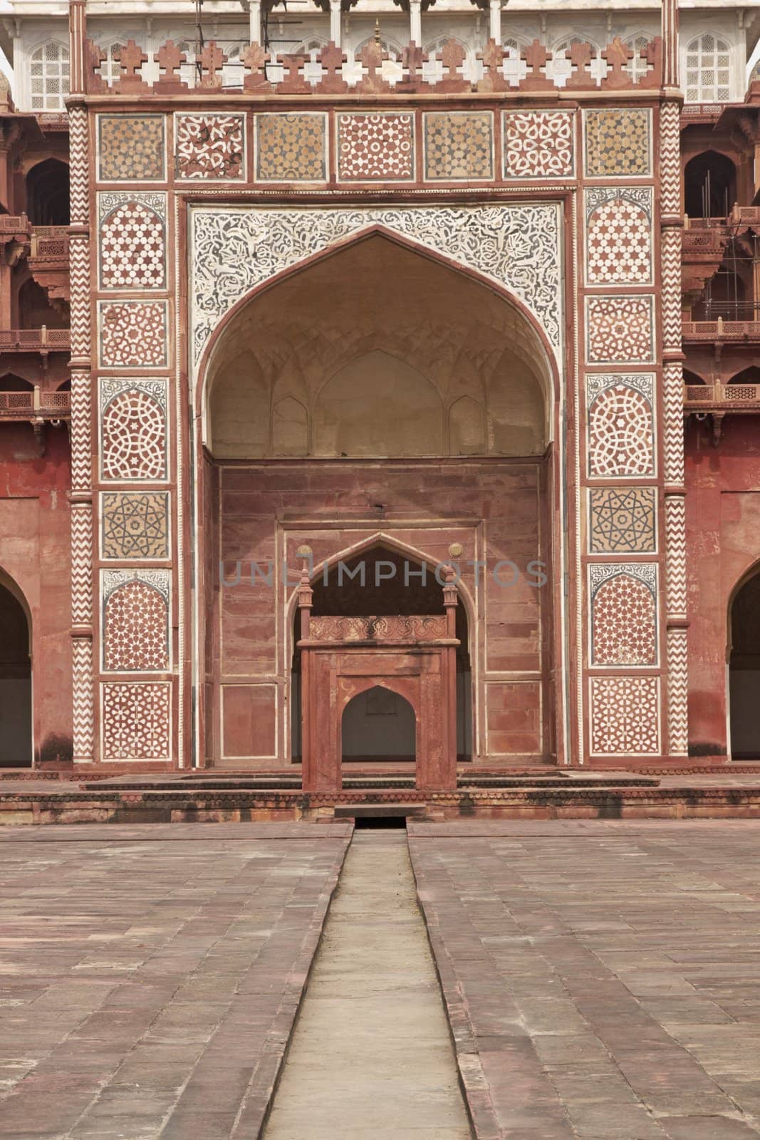 Islamic Tomb. Dry water channel leading to the chamber housing the tomb of the Mughal Emperor Akbar at Sikandra on the outskirts of Agra, Uttar Pradesh, India.