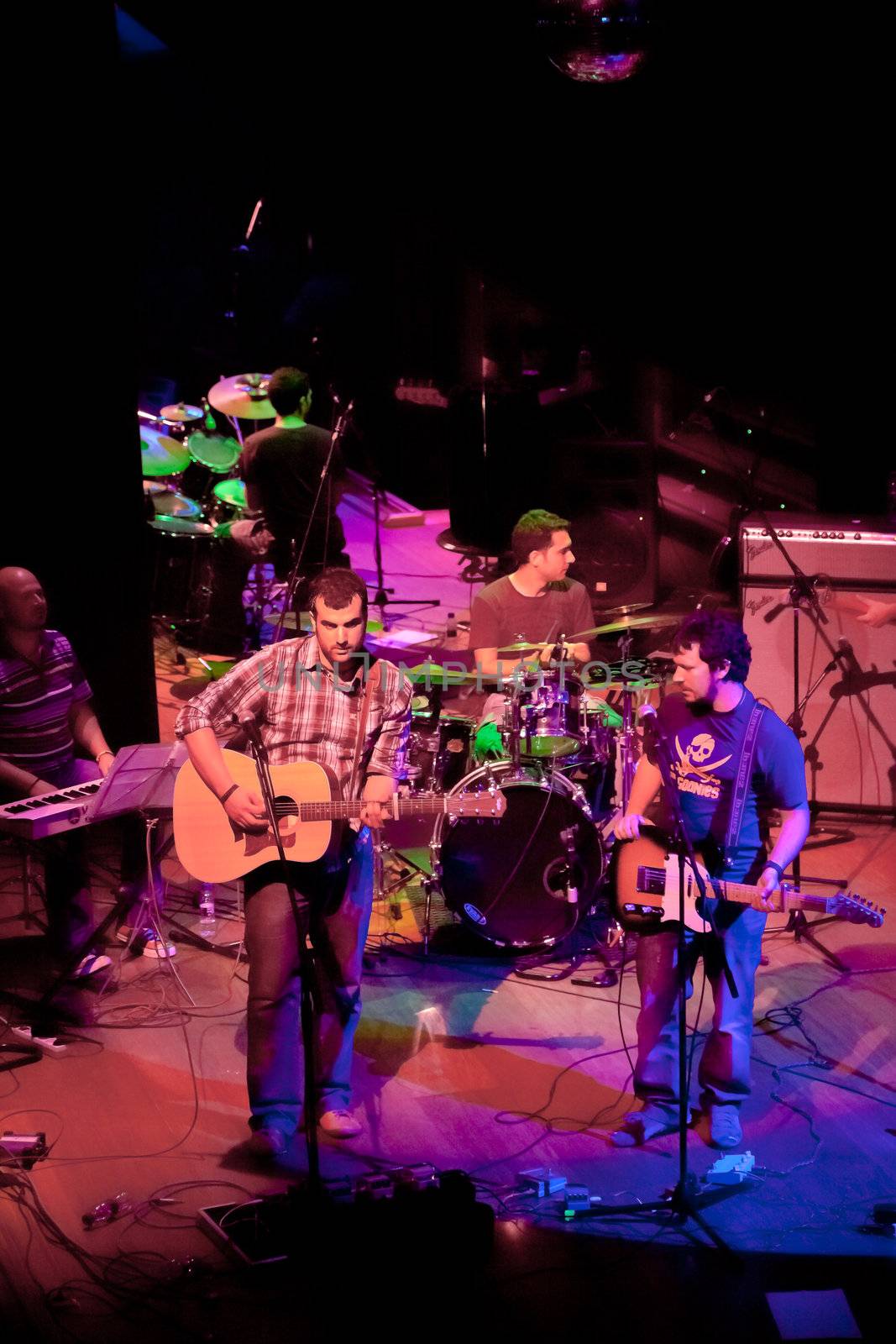 EL PUERTO DE SANTA MARIA, SPAIN - APR 24: Concert of the group of Indie Pop, Champagne on Apr 24, 2009, on the discotheque Mucho Teatro on El Puerto de Santa Maria, Cadiz, Spain