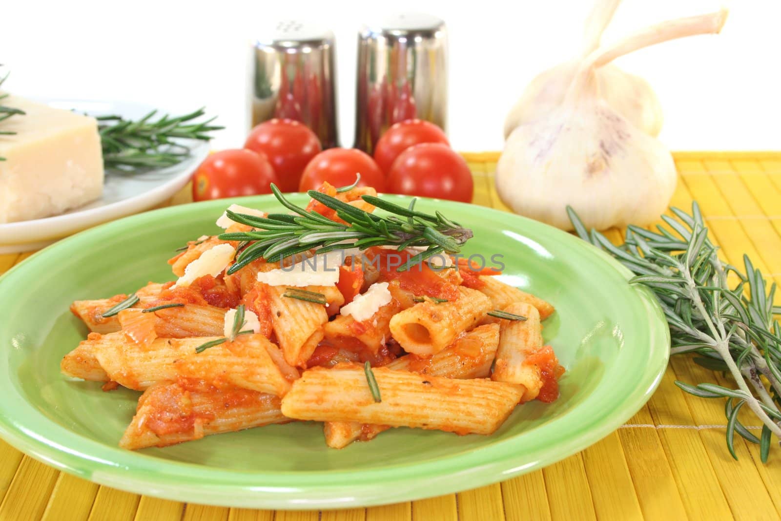 Penne with tomatoes and Parmesan by discovery