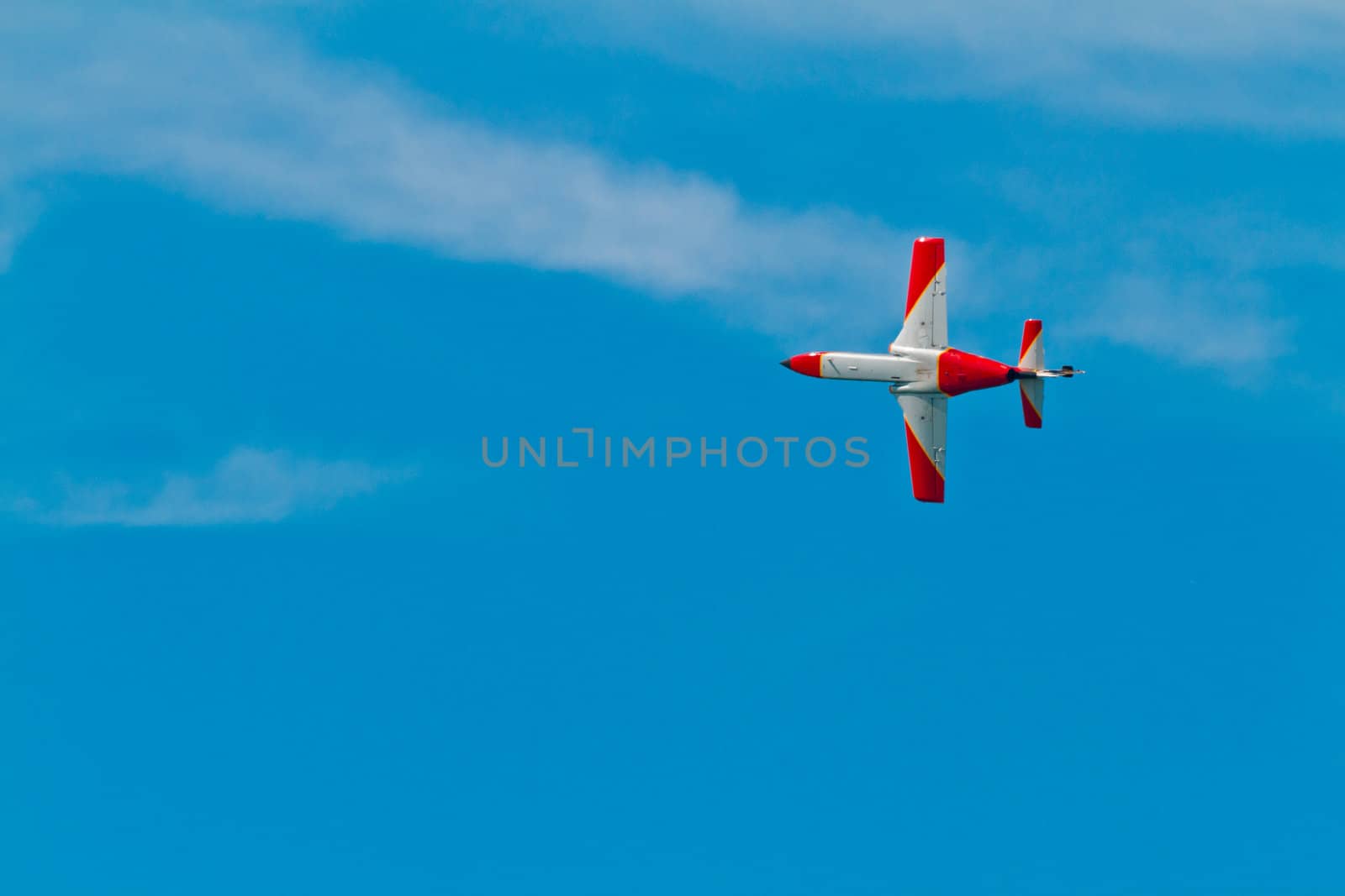 CADIZ, SPAIN-SEP 9: Aircrafts of the Patrulla Aguila taking part in a test on the 4th airshow of Cadiz on Sep 9, 2011, in Cadiz, Spain