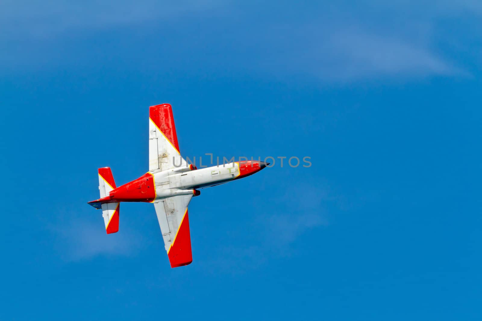 CADIZ, SPAIN-SEP 9: Aircrafts of the Patrulla Aguila taking part in a test on the 4th airshow of Cadiz on Sep 9, 2011, in Cadiz, Spain