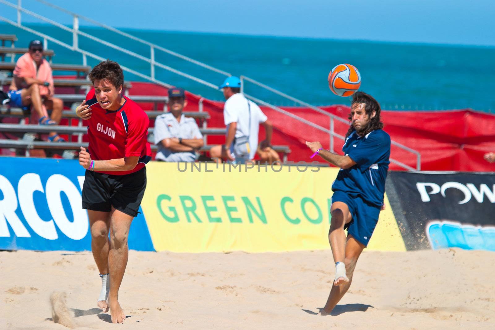 CADIZ, SPAIN -  JUL 30:  Unknown players of the team of Cadiz and Gijon playing the Spanish Championship of Beach Soccer on Jul 30, 2005 on the beach of La Victoria in Cadiz, Spain