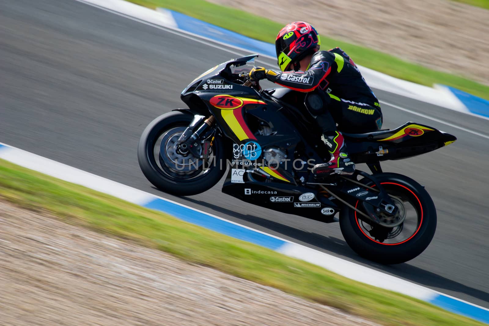 JEREZ DE LA FRONTERA, SPAIN - SEP 03: Pilot of motorcycling of Formula Extreme in the Spanish championship of velocity (CEV) on Sep 03, 2005, in racetrack of velocity of Jerez de la Frontera