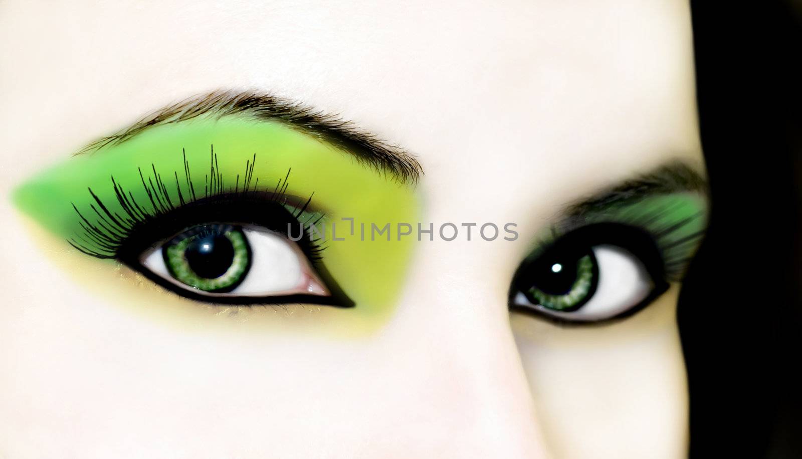 Gorgeous Eyes by PhotoWorks