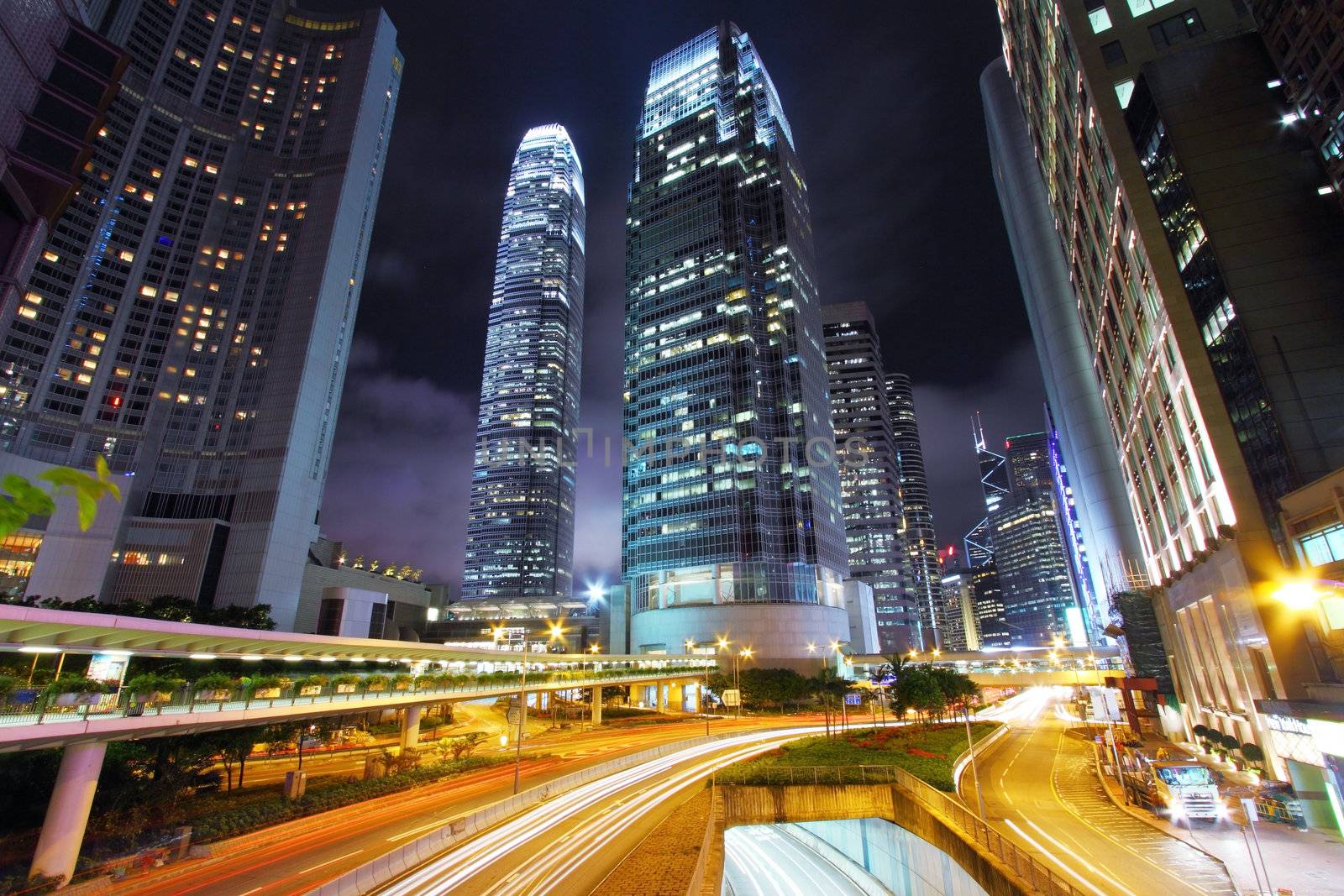 Hong Kong at night by kawing921