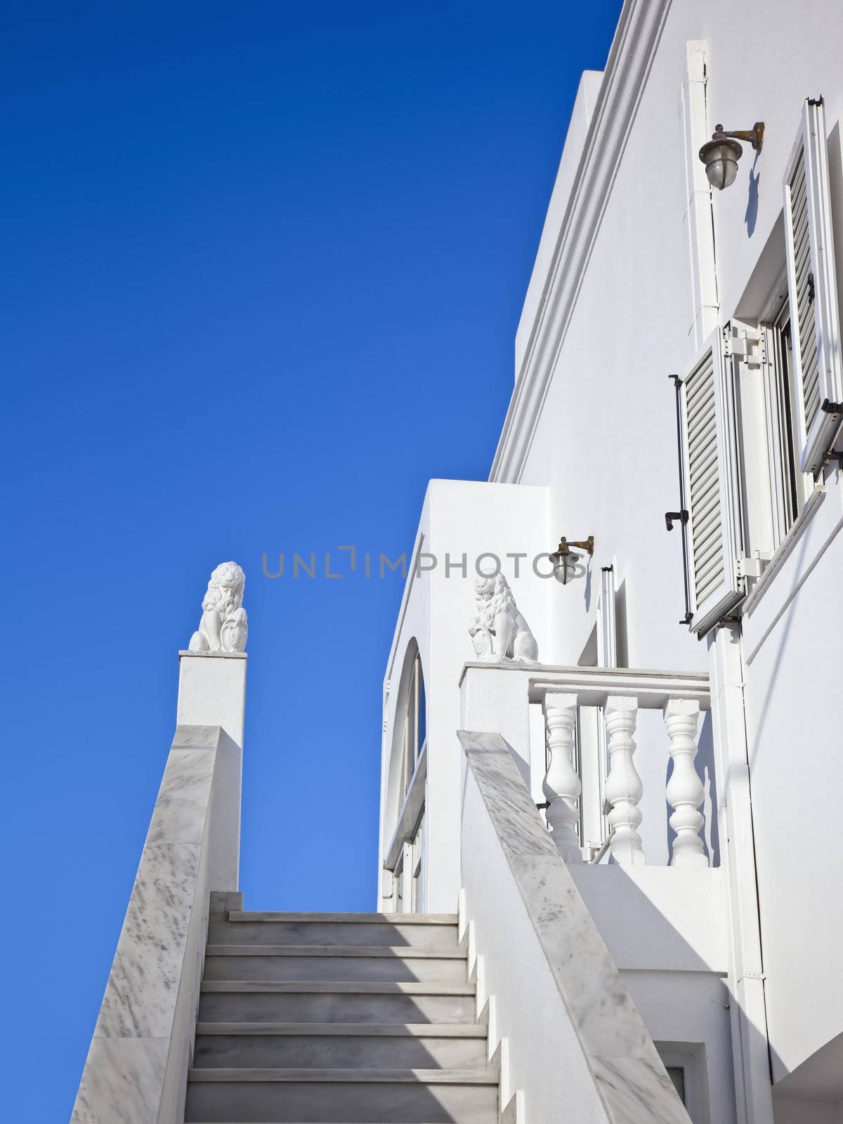 A nice Santorini house and the blue sky