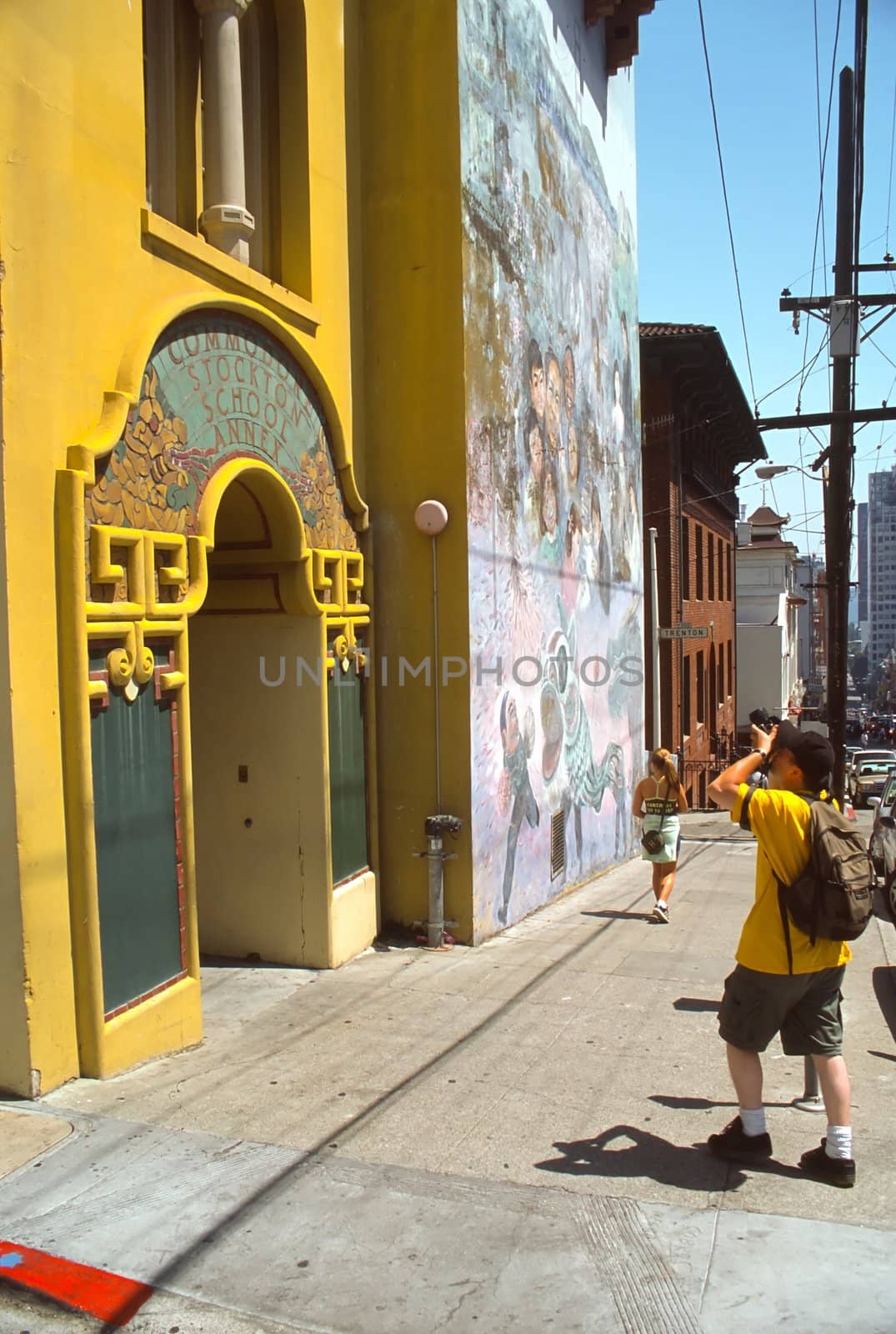 San Francisco's Chinatown is one of North America's largest Chinatowns. It is also the oldest Chinatown in the United States.