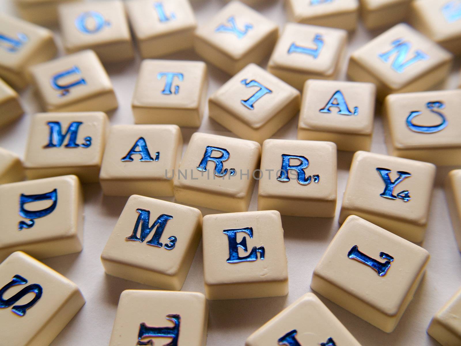 Marry me, single word, text (scrabble)