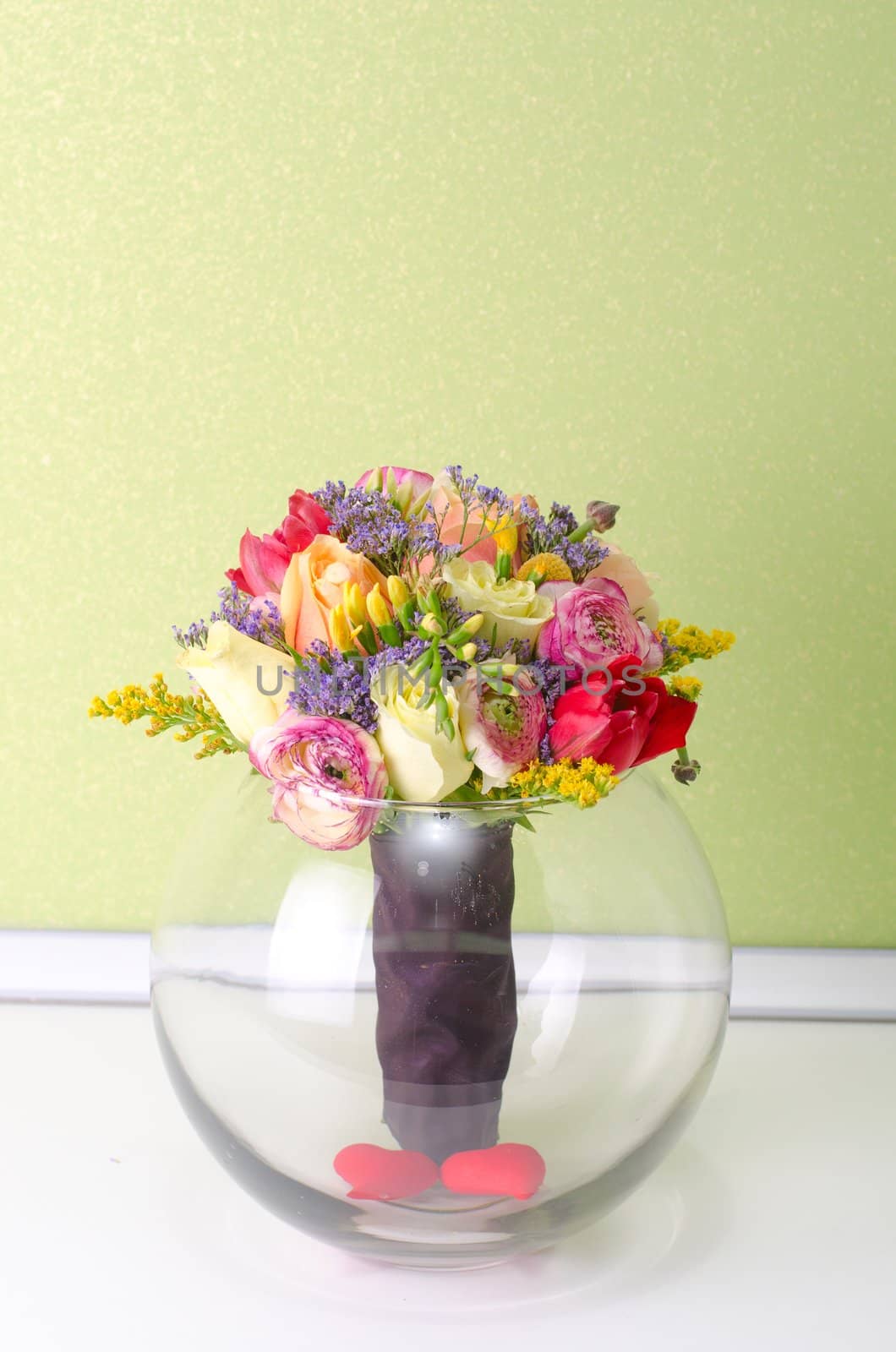 Wedding Bunch of flowers at white table