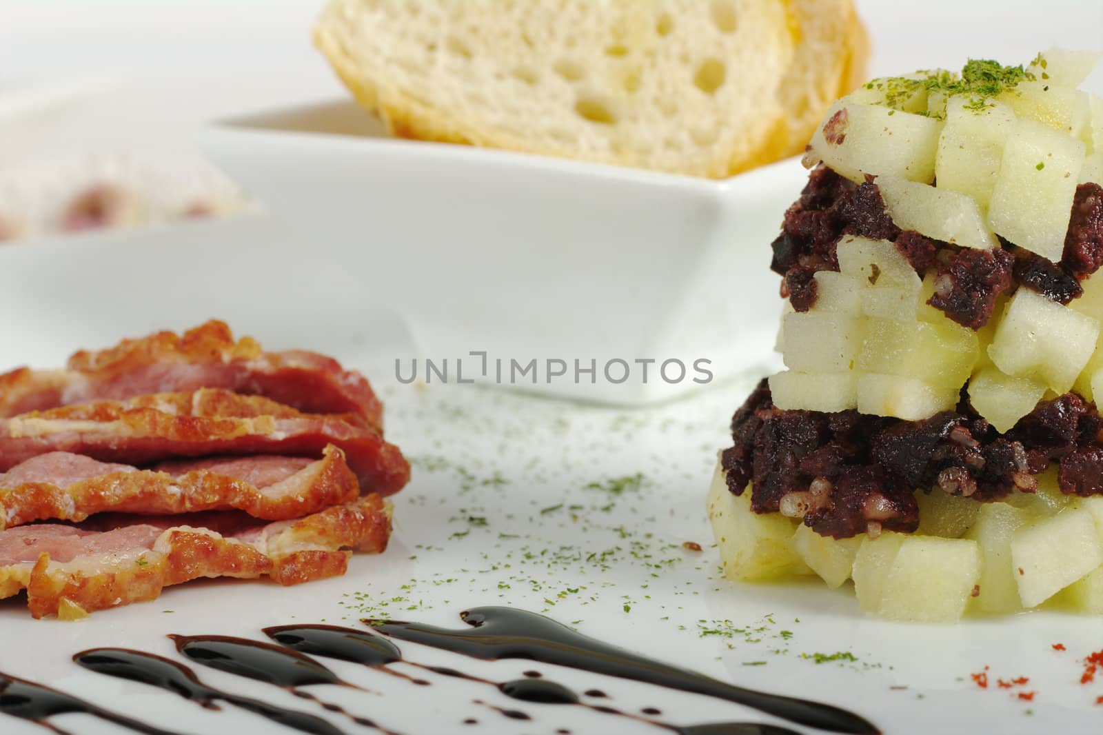 Appetizer: Duck Meat with Baguette by ildi