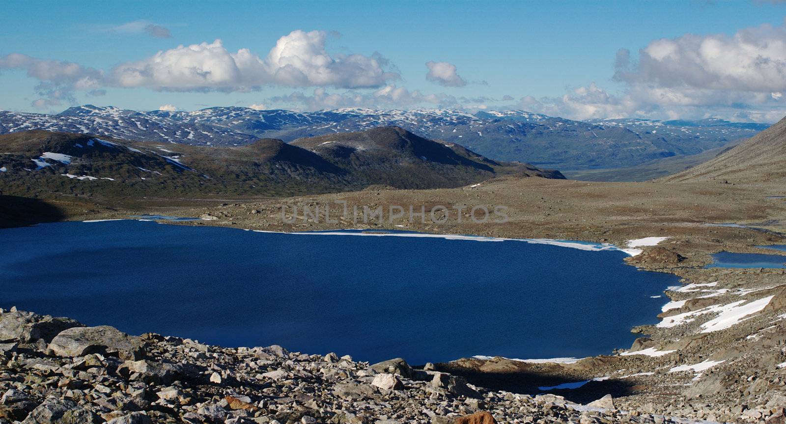 Lake in Northern Scandinavia by ildi