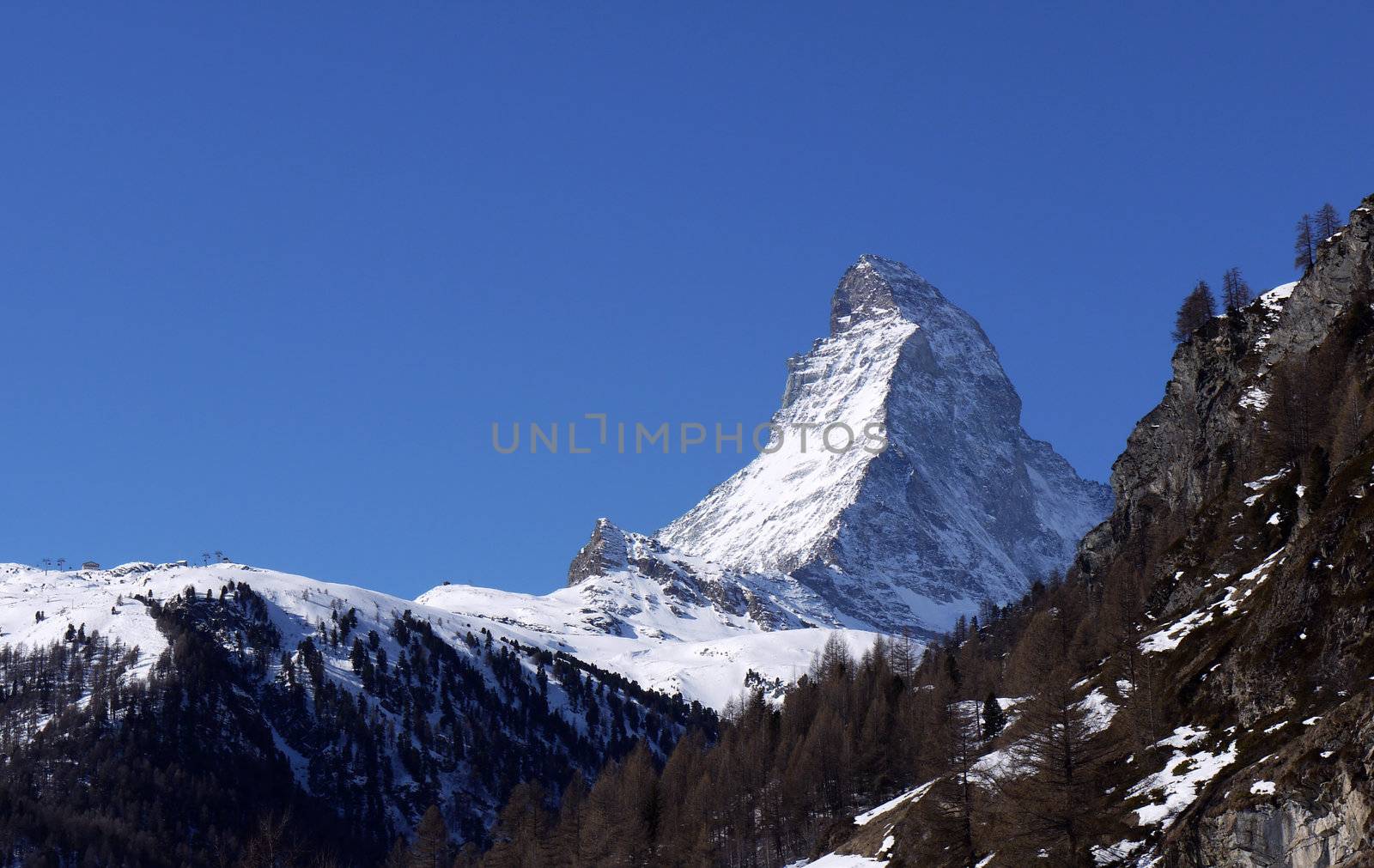 the matterhorn mountain in switzerland