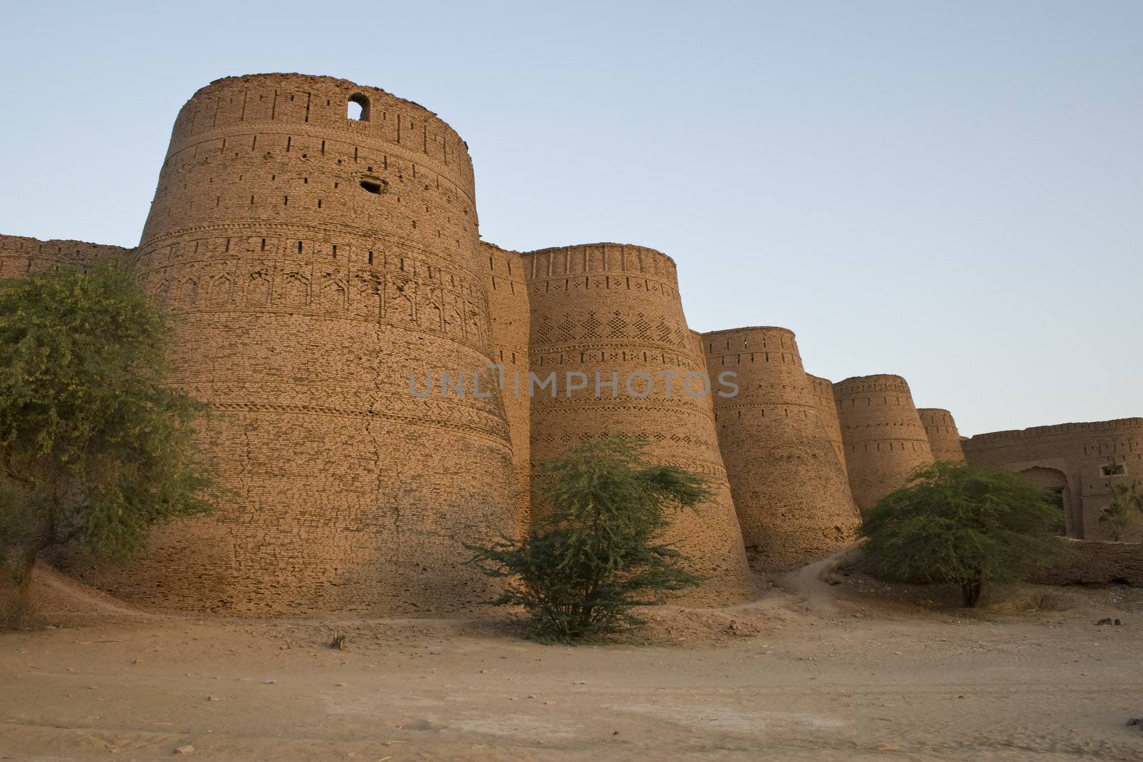 Derawar Fort by haiderazim