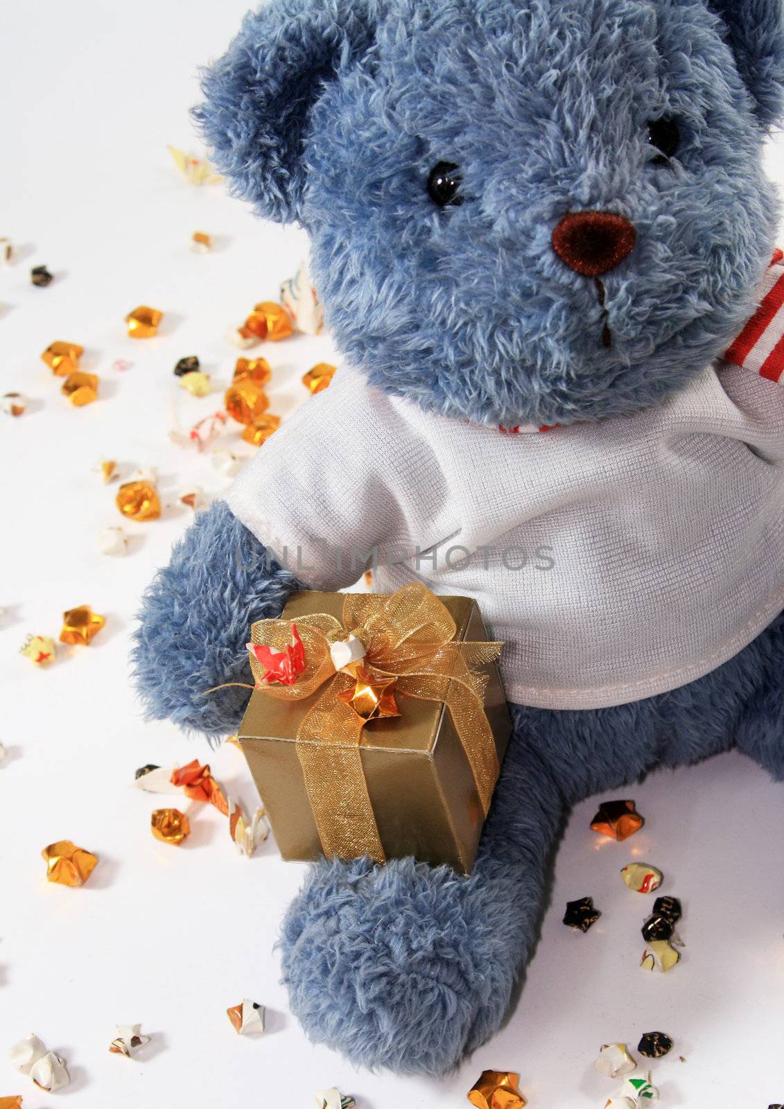 teddy bear on star paper background by liewluck