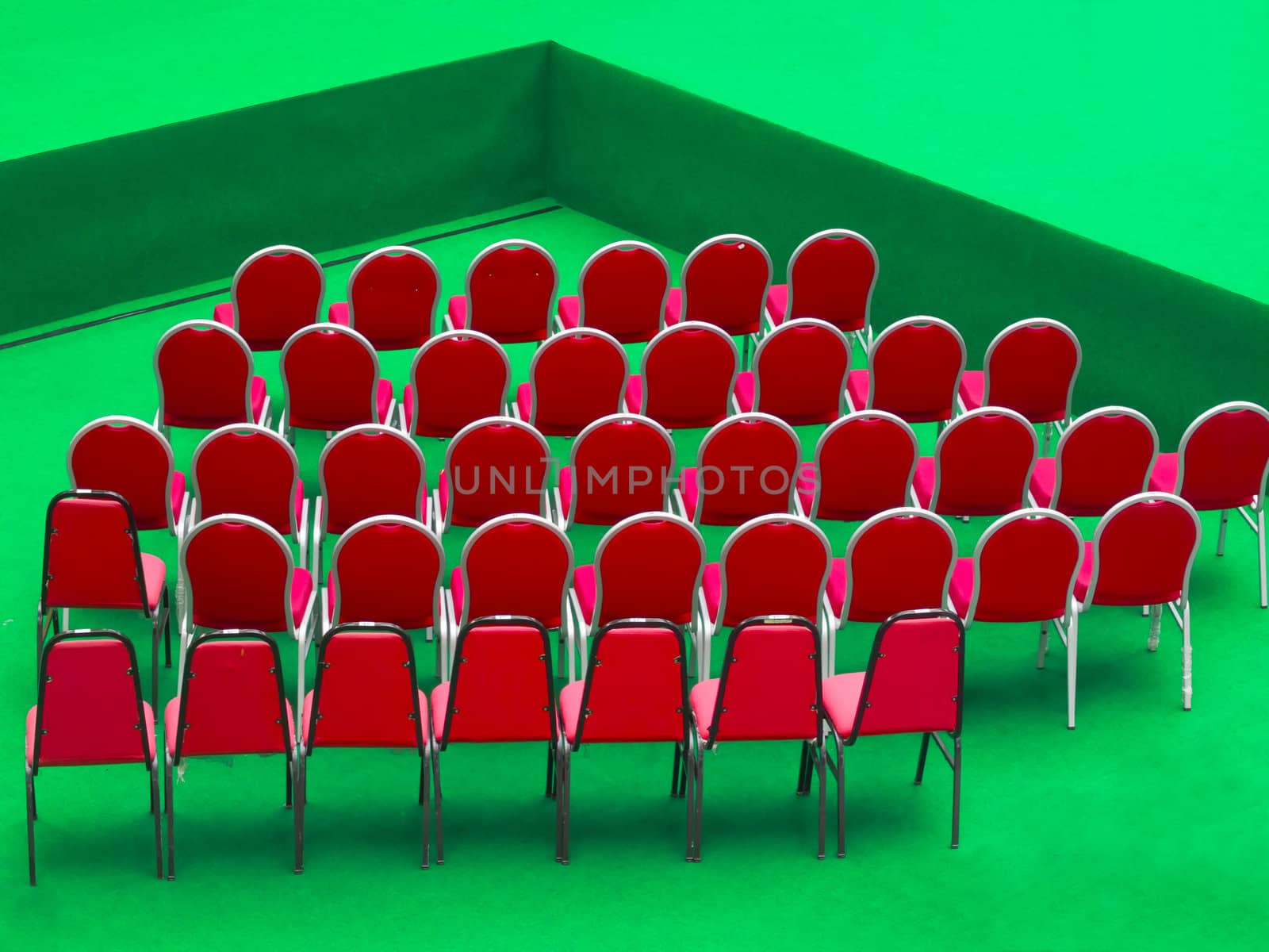 red chairs by zkruger