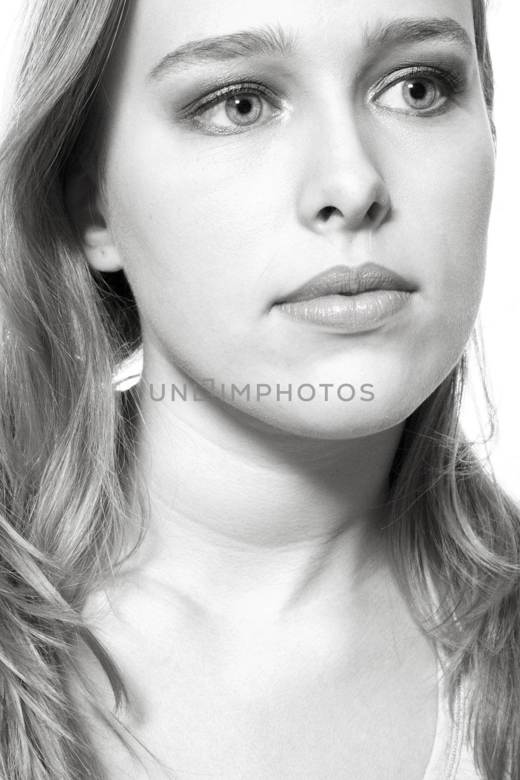 Studio portrait of a beautyful model in black and white