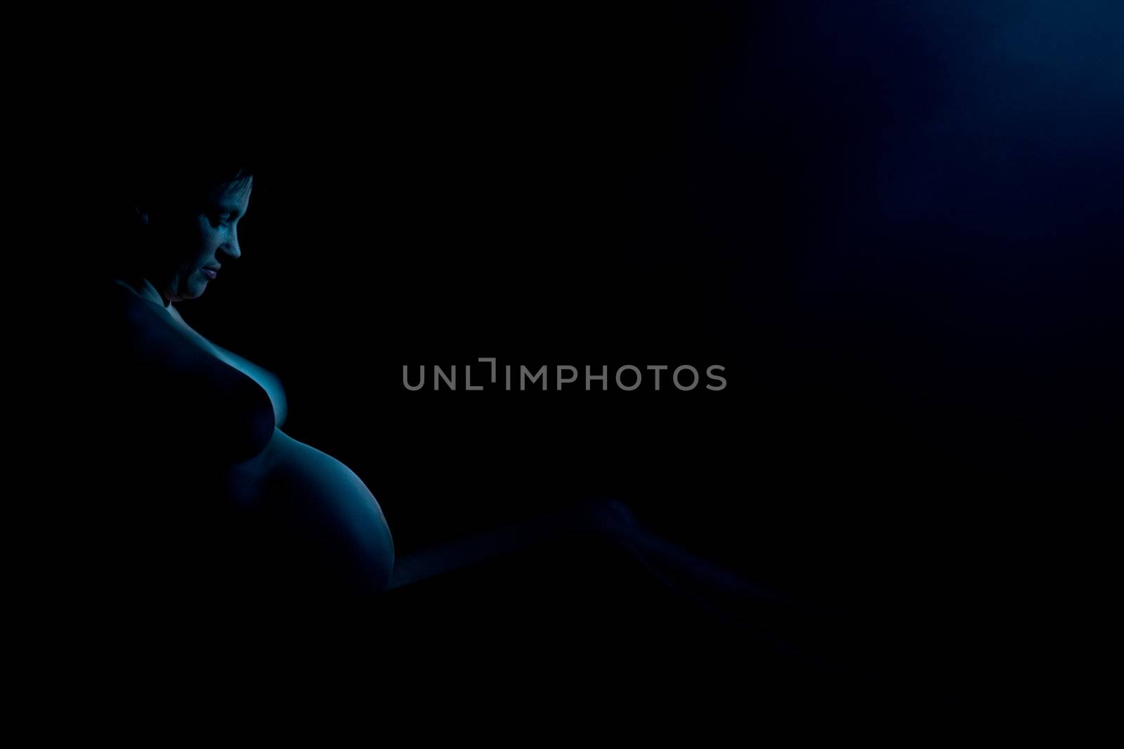 Artistical view of a pregnant woman by DNFStyle