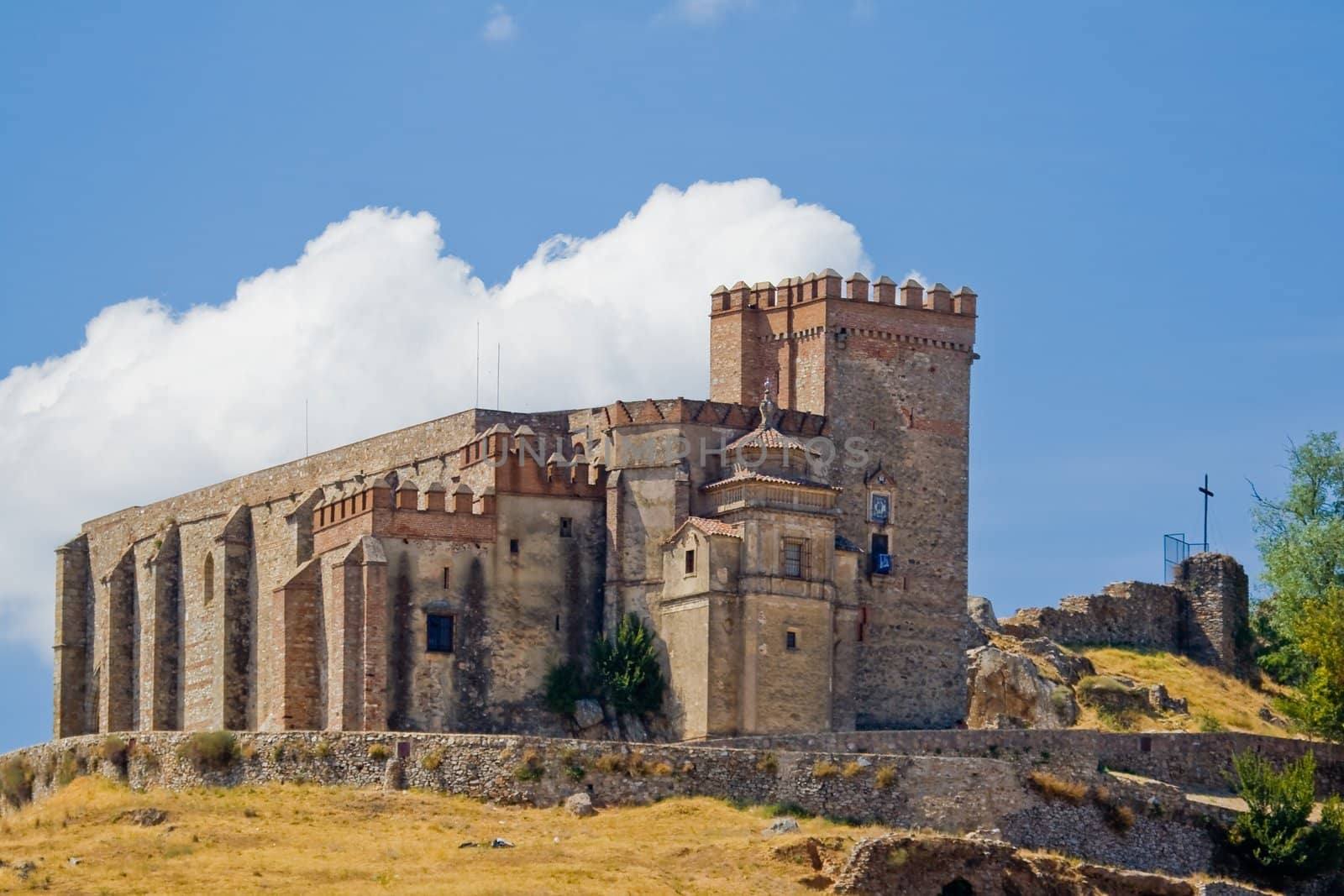 Castle that raise Aracena's city, placed in the mountain range of the same name.