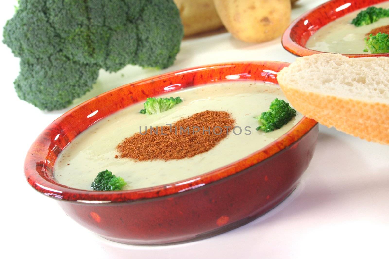 Broccoli soup with fresh broccoli and nutmeg