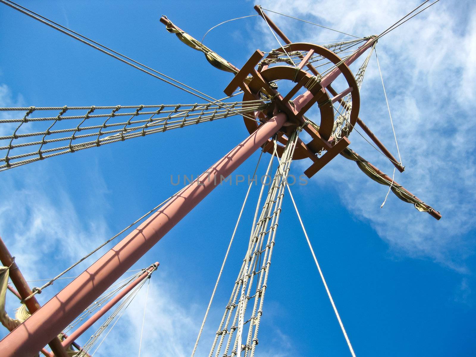 Mainmast of a Spanish galleon, with his scales and sails
